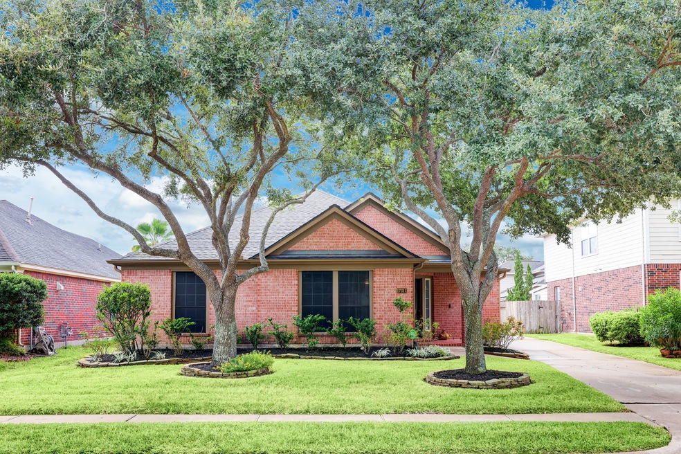 17311 Sparrow Way Ct, Houston, TX 77095 - photo 1