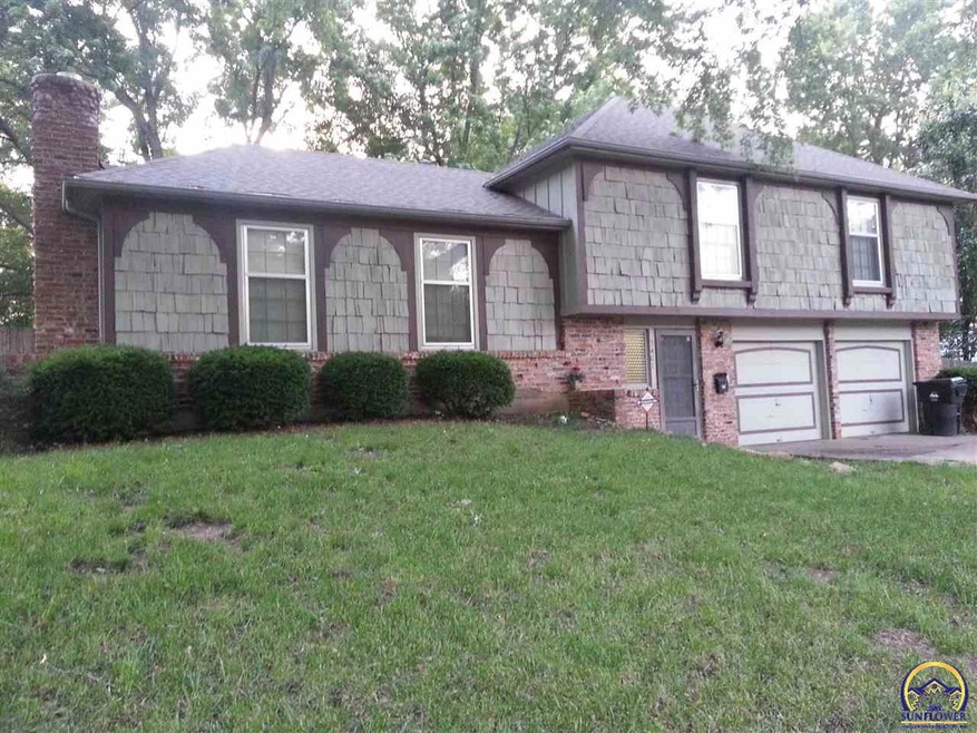 3401 SW Oak Pkwy, Topeka, KS 66614 - photo 1