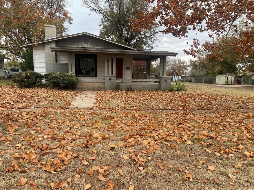 700 N 11th St, Frederick, OK 73542 - photo 1