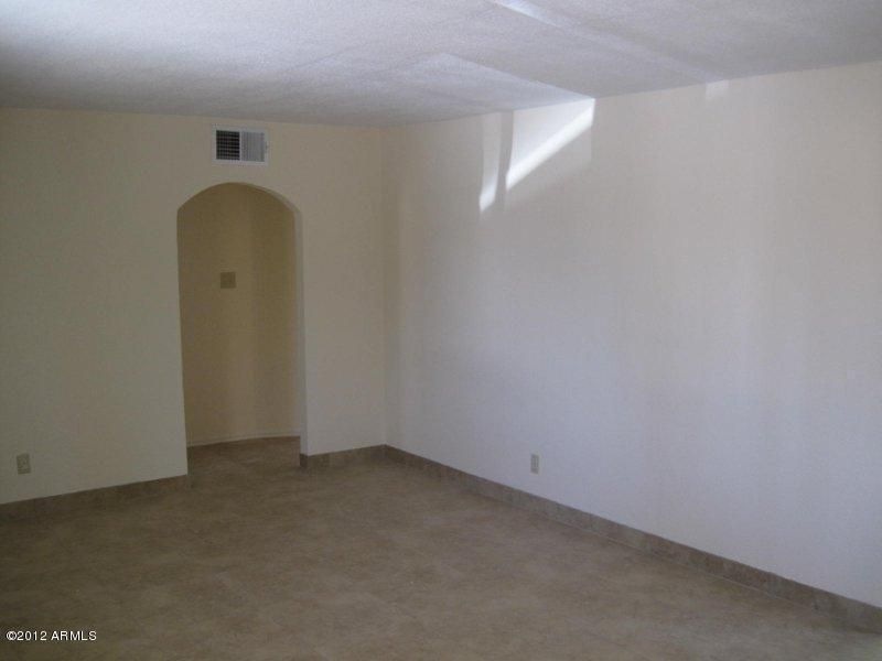 lemon greatrom entry to hall