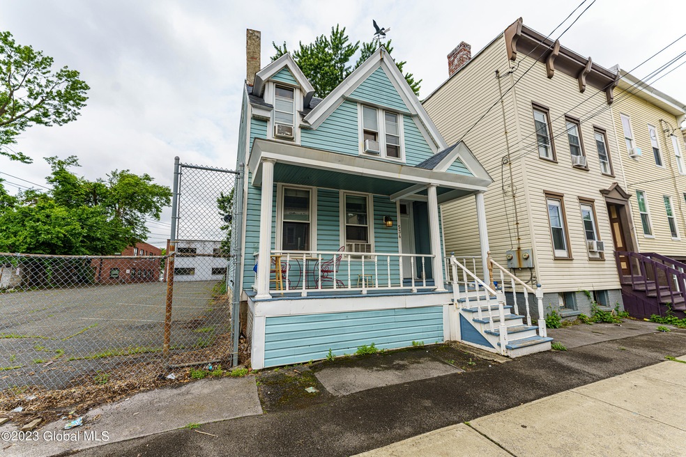 534 Hamilton St, Albany, NY 12203 - photo 1