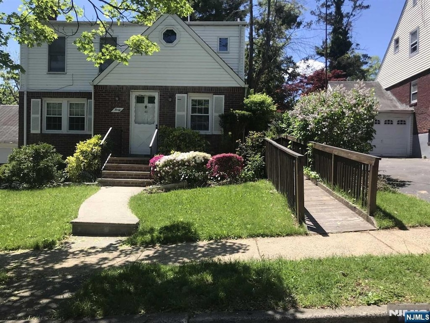40 Dohrman Ave, Teaneck, NJ 07666 - photo 1
