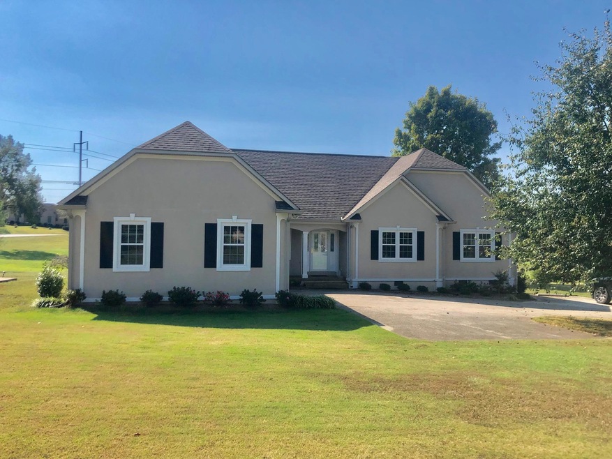 203 Megan Cir, Shelbyville, TN 37160 - photo 1