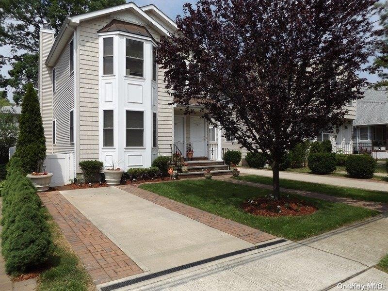 53 Dunwood Rd, Port Washington, NY 11050 - photo 1