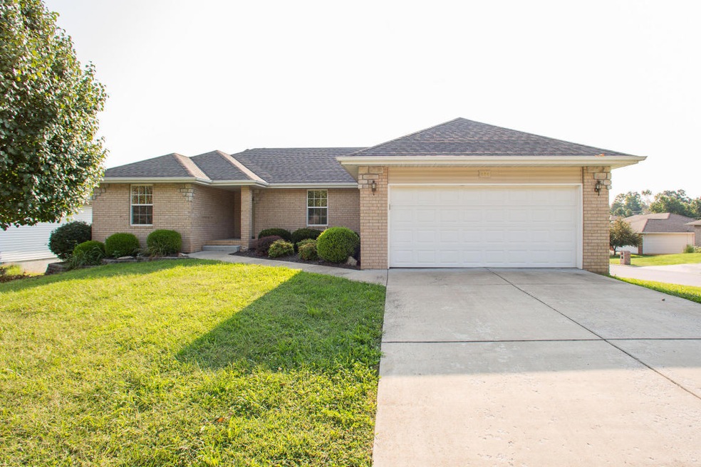 824 S Barberry Ct, Nixa, MO 65714 - photo 1