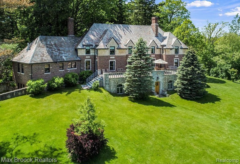 3800 Adams Road
