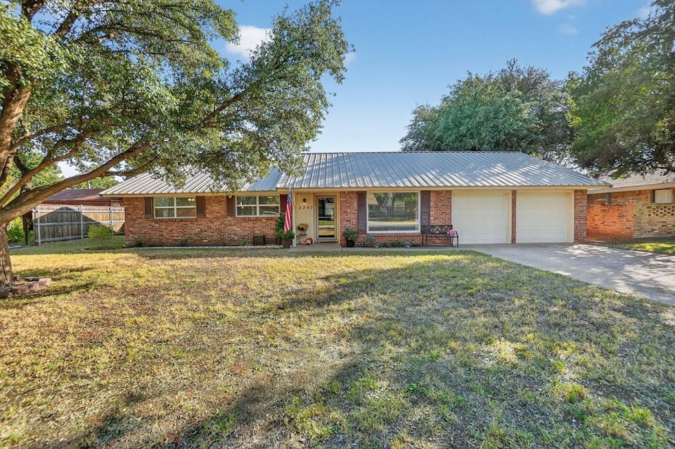 2205 Cimmaron Ave, Midland, TX 79705 - photo 1