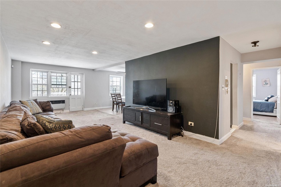 149-30 88th St unit 4K, Howard Beach, NY 11414 - photo 1