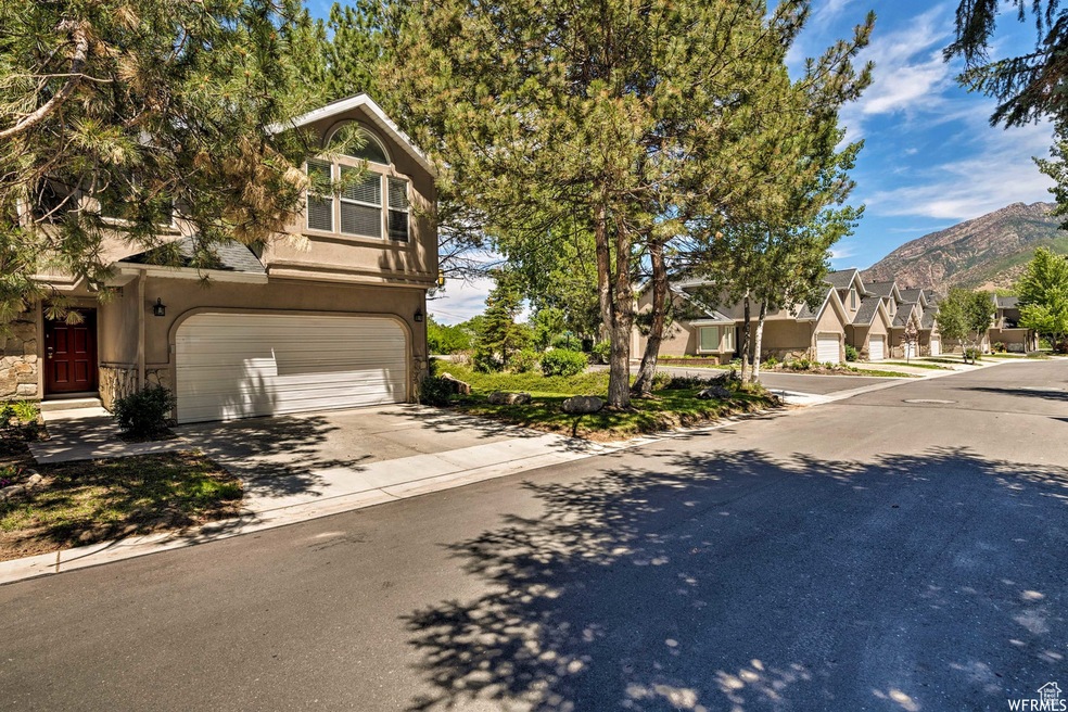 8174 S Clover Spring Ln, Salt Lake City, UT 84121 - photo 1