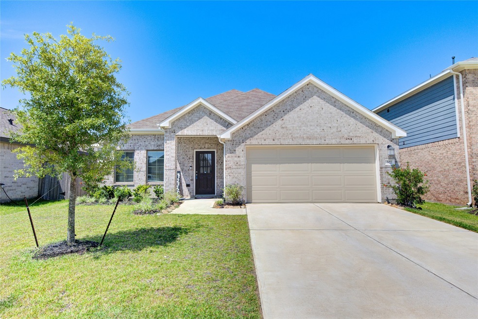 327 Jewett Meadow Dr, Magnolia, TX 77354 - photo 1