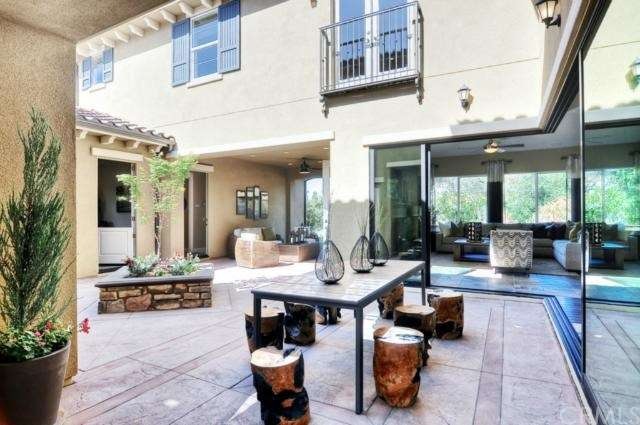 Photo of the Residence 2 model and not to depict t