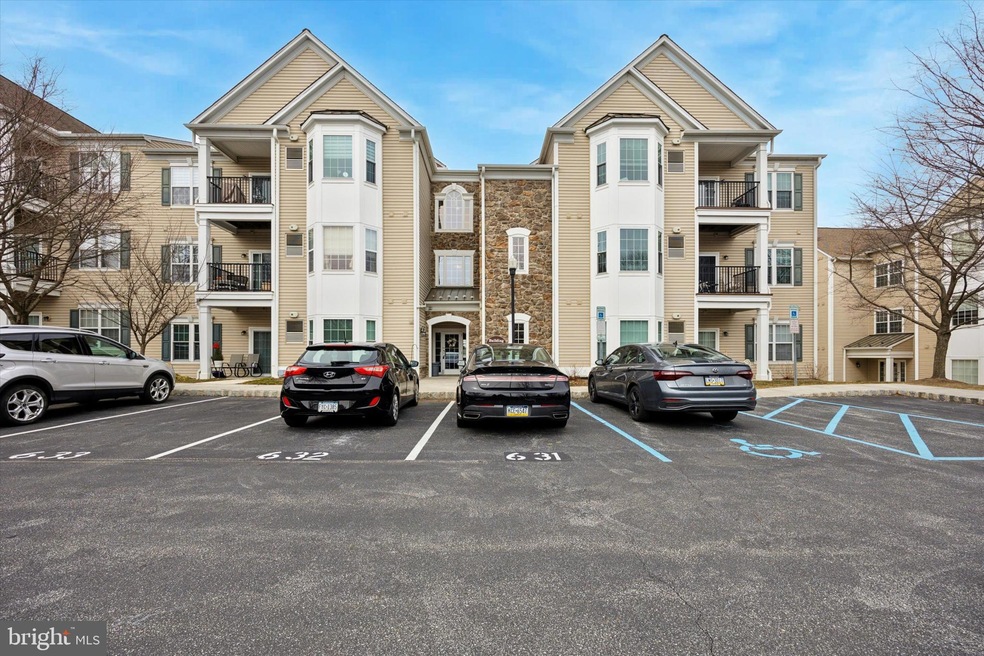 523 Creekside Dr unit B55, Brookhaven, PA 19015 - photo 1