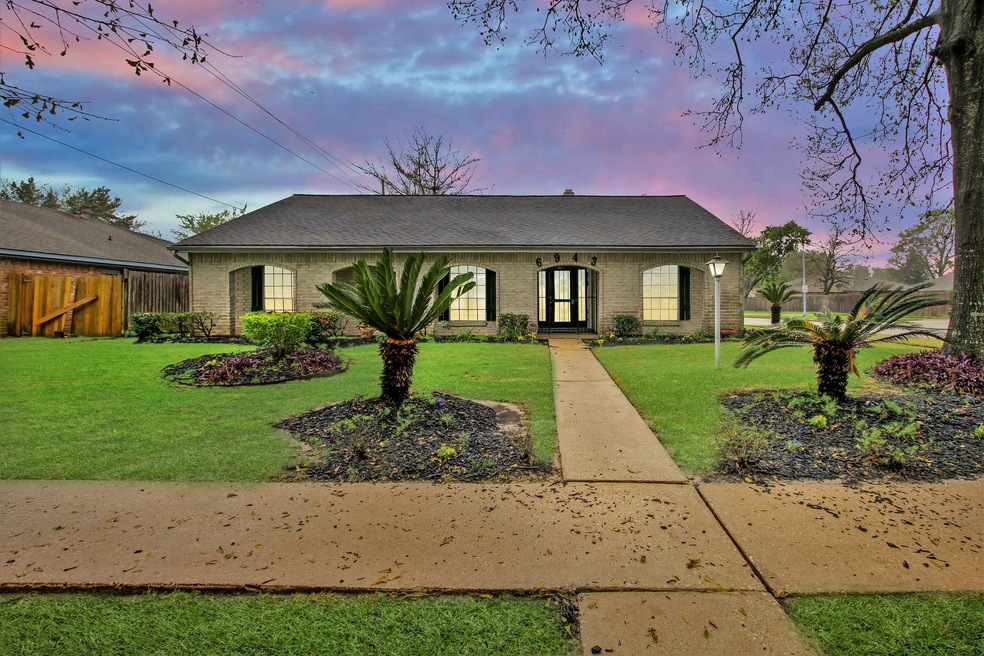 6943 Northleaf Dr, Houston, TX 77086 - photo 1