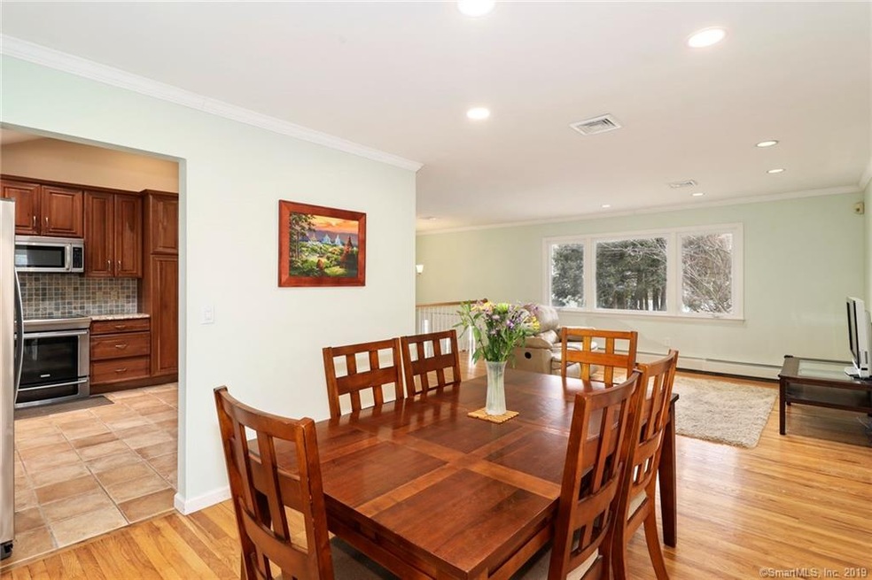 5 Lycett Ct, Norwalk, CT 06850 - photo 1