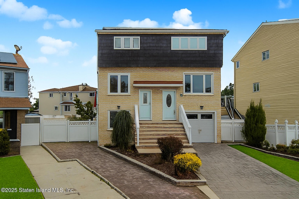 197 Crossfield Ave, Staten Island, NY 10312 - photo 1