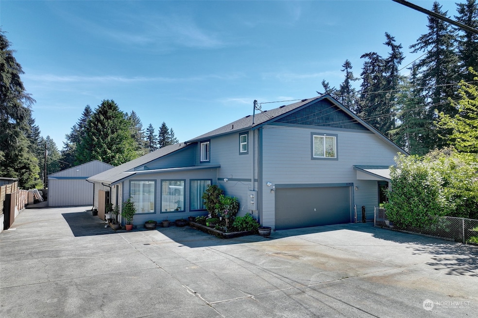11717 2nd Dr SE unit A & B, Everett, WA 98208 - photo 1