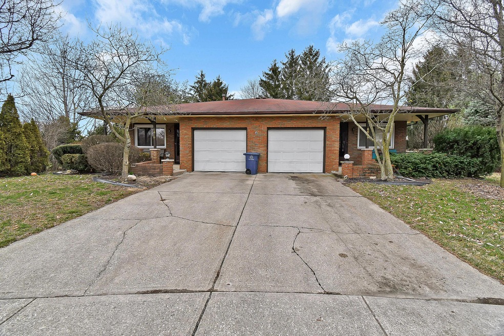 6618-6620 Treeview Ct Columbus OH 43231-