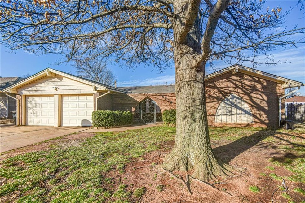 5805 NW 70th St, Warr Acres, OK 73132 - photo 1