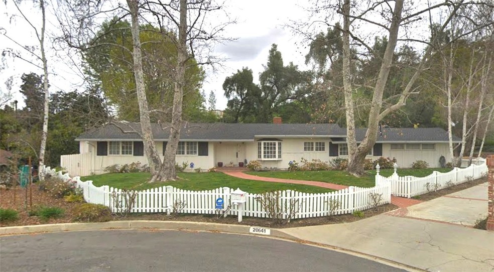 20641 Martinez St, Woodland Hills, CA 91364 - photo 1