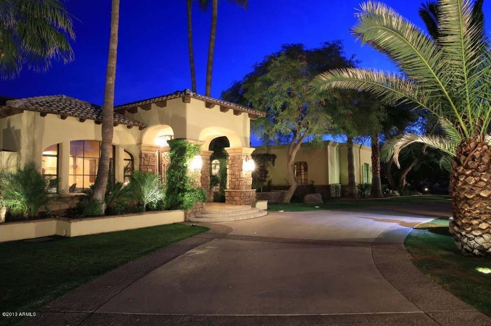 Twilight Exterior Circle Drive