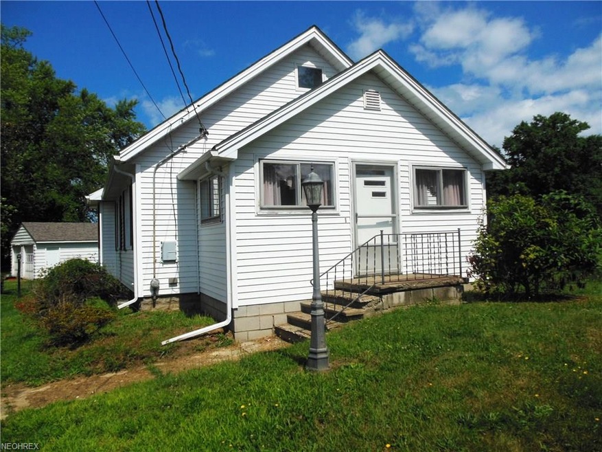 Three Bedroom Bungalow on 3 Acres.