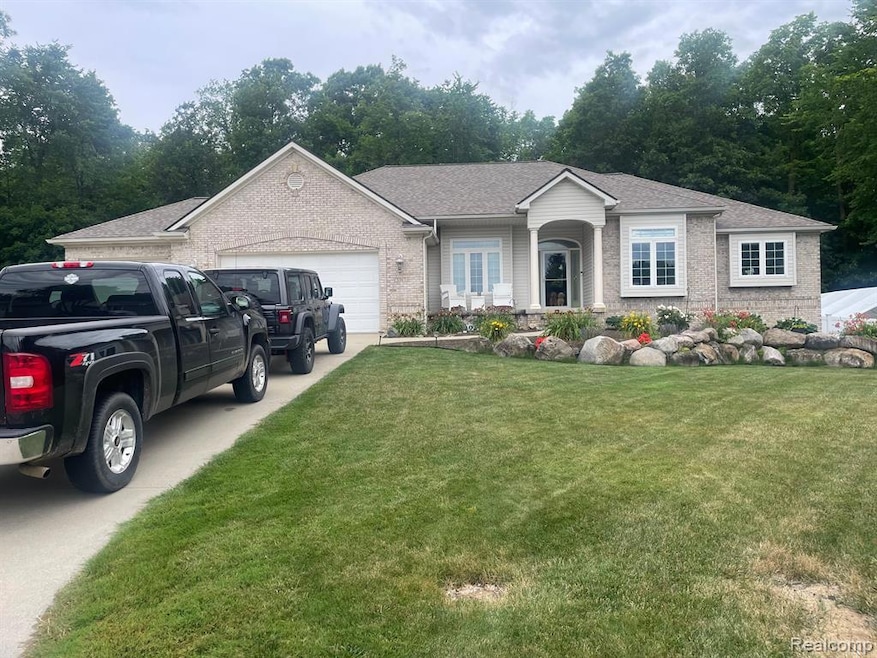 5307 Misty Oaks Trail, Swartz Creek, MI 48473 - photo 1