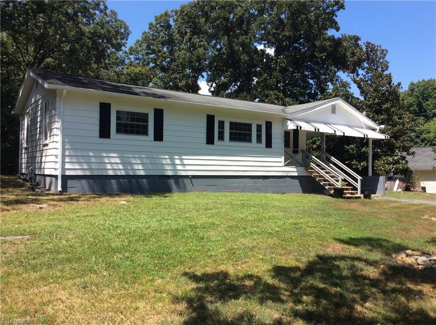 902 Breeze Hill Rd, Asheboro, NC 27203 - photo 1