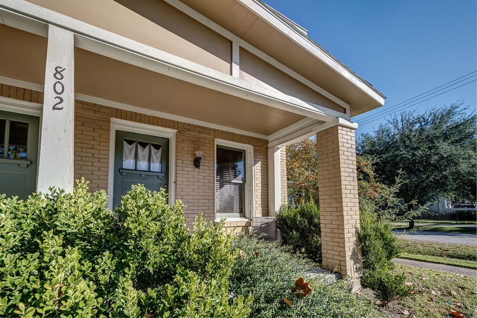 802 Columbia St unit 1, Houston, TX 77007 - photo 1