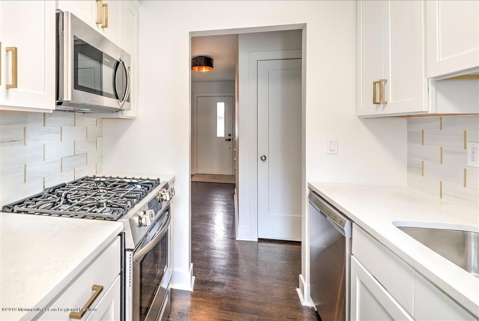 09-KITCHEN