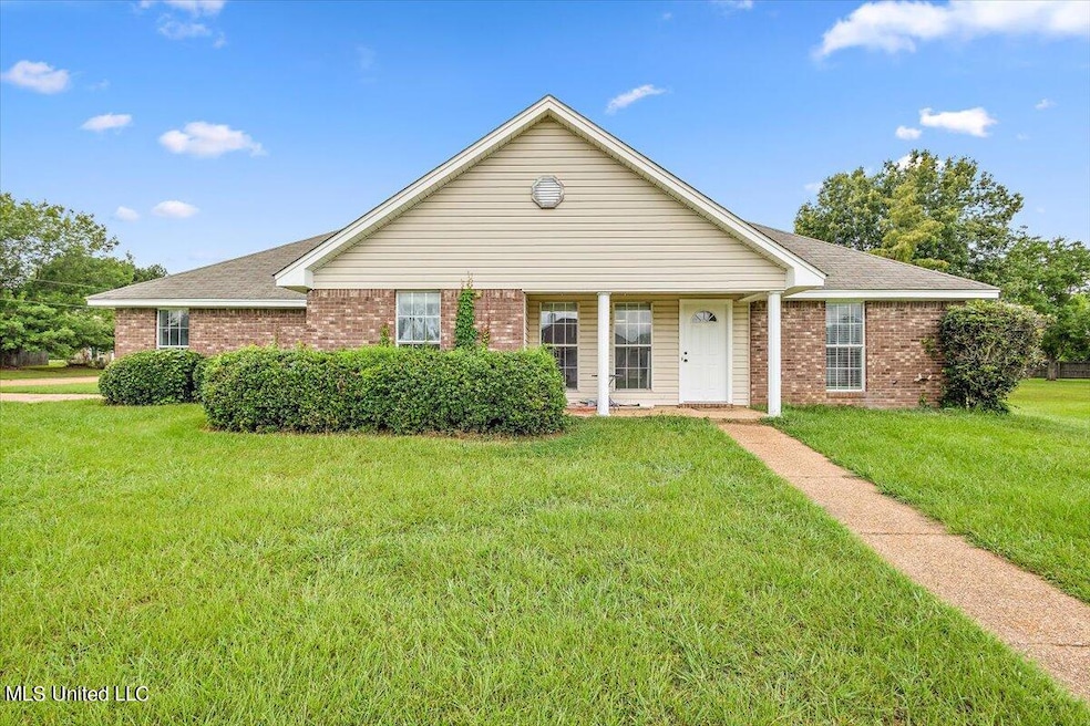 5018 Wagonwheel Dr, Byram, MS 39272 - photo 1