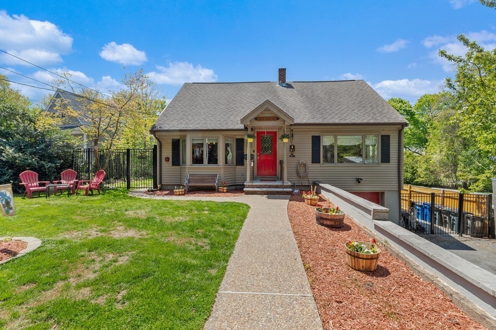 81 Fullers Ln, Milton, MA 02186 - photo 1