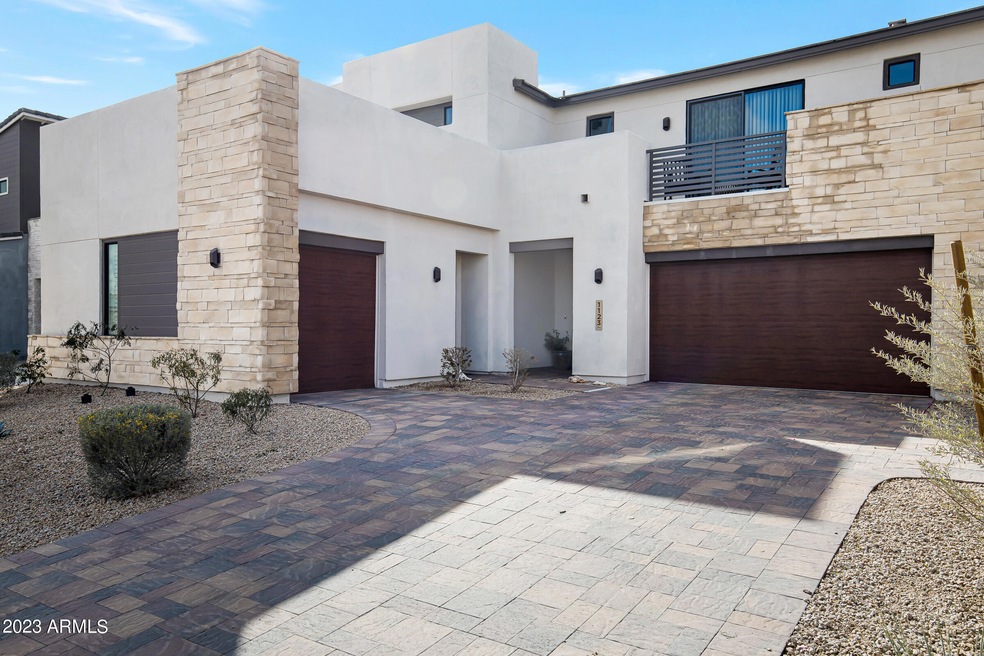 1123 E Paseo Way-4