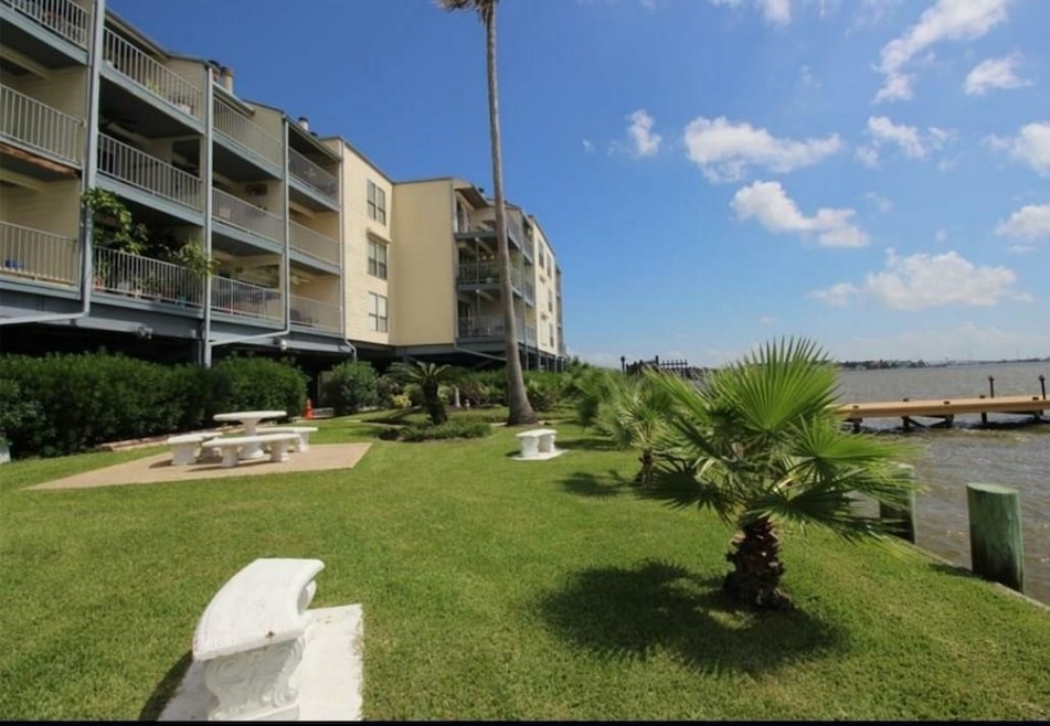 4001 E Nasa Pkwy unit 136, El Lago, TX 77586 - photo 1