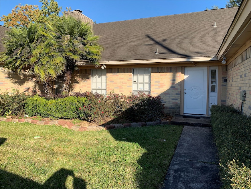 11110 Bammel North Houston Rd unit C, Houston, TX 77066 - photo 1