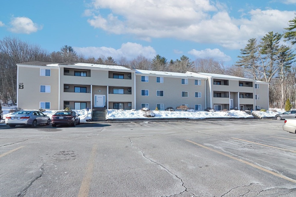 117 Quaker Hwy unit 34, Uxbridge, MA 01569 - photo 1