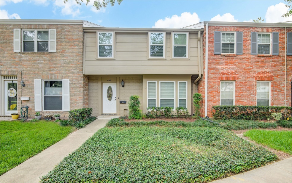 1269 Country Place Dr, Houston, TX 77079 - photo 1