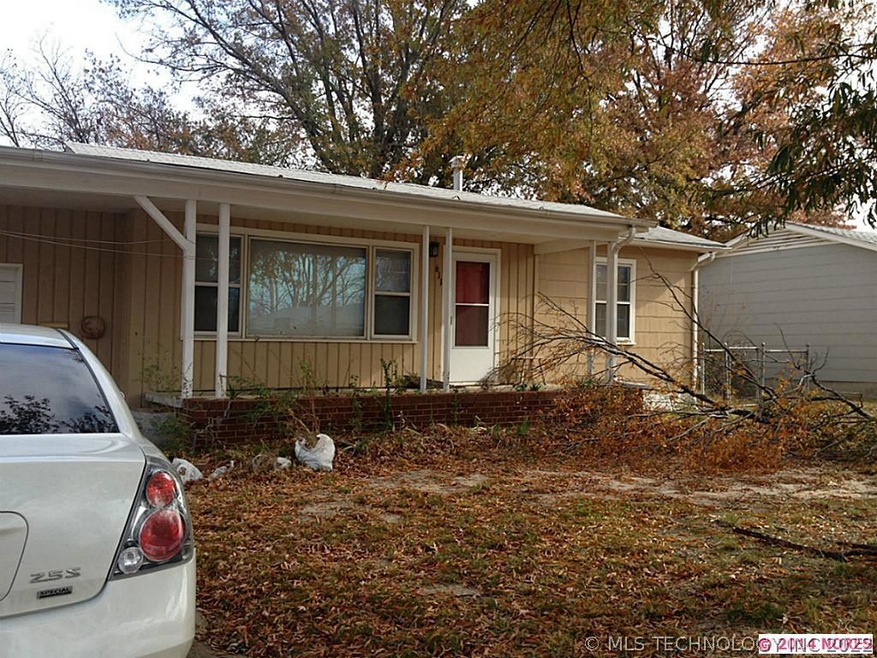 611 Clearcrest - front