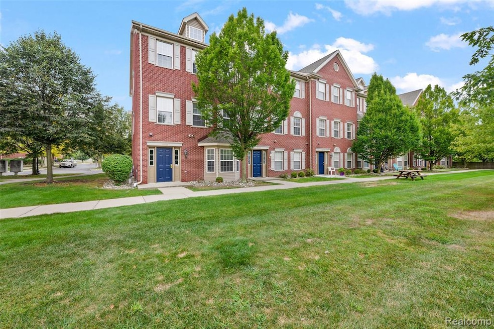 22730 Goddard Rd unit 37, Taylor, MI 48180 - photo 1