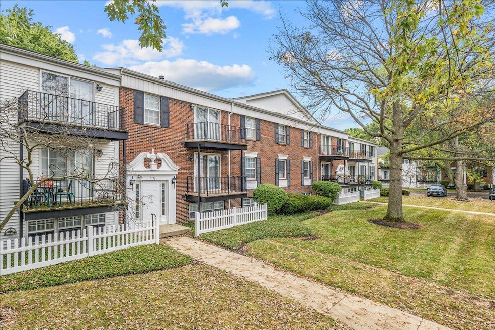1470 Slade Ave unit 204, Columbus, OH 43235 - photo 1