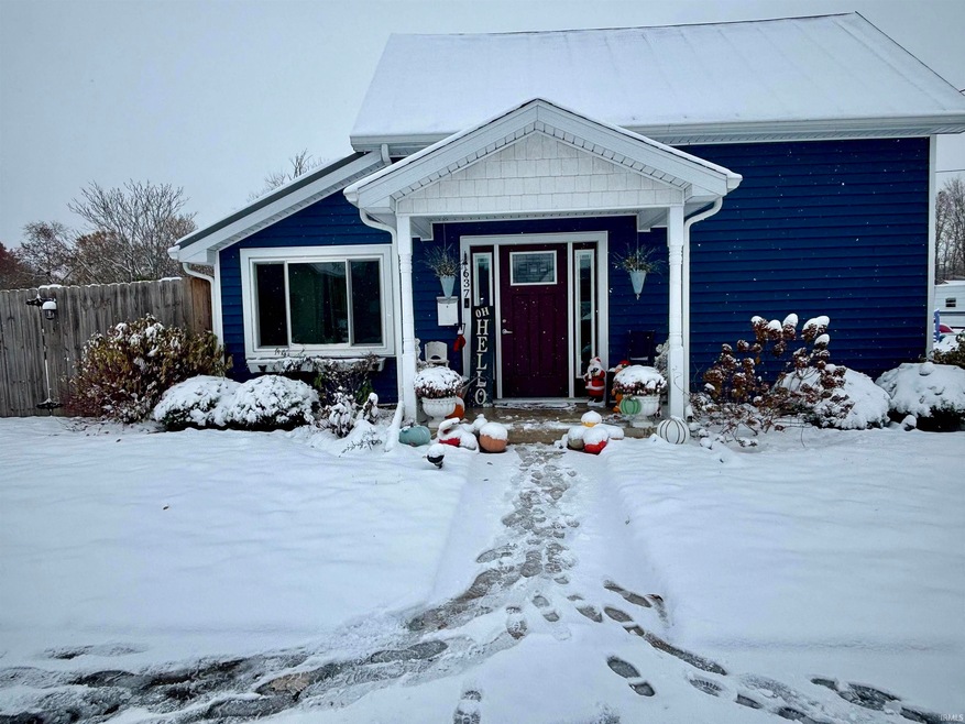 637 W 1st St, Albany, IN 47320 - photo 1