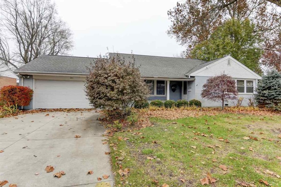 285 Southgate St, Lincoln, IL 62656 - photo 1