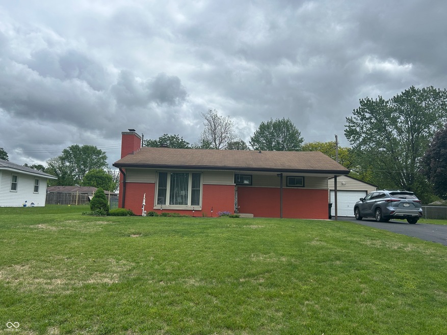 211 Woodlane Dr, Columbus, IN 47201 - photo 1