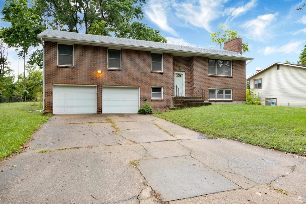 2215 Terry Way, Manhattan, KS 66502 - photo 1