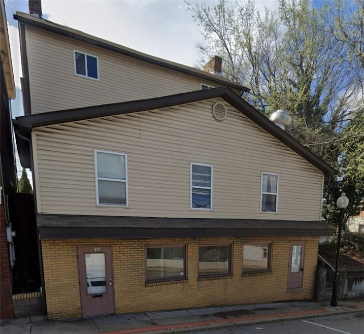 620 Carothers Ave unit 2, Carnegie, PA 15106 - photo 1