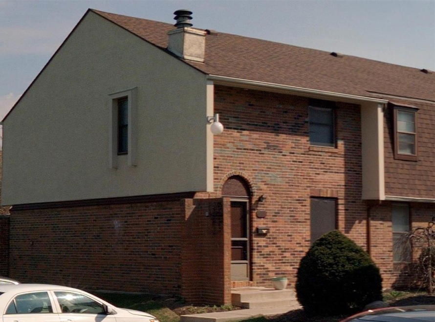 End Unit - 1905 Willoway