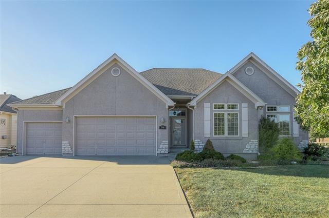 708 Redtop Ln, Raymore, MO 64083 - photo 1