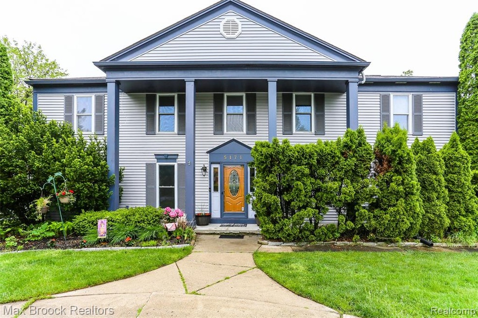 5171 Cedarhurst, Front of HOme