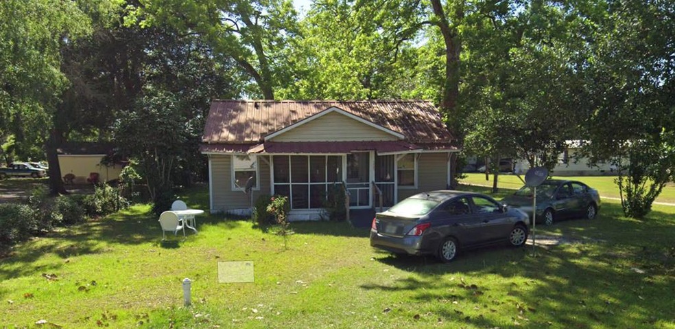105 N College St, Sparks, GA 31647 - photo 1