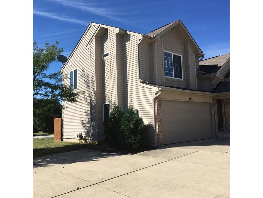 2664 Fraiser Fir Dr, Greenwood, IN 46143 - photo 1