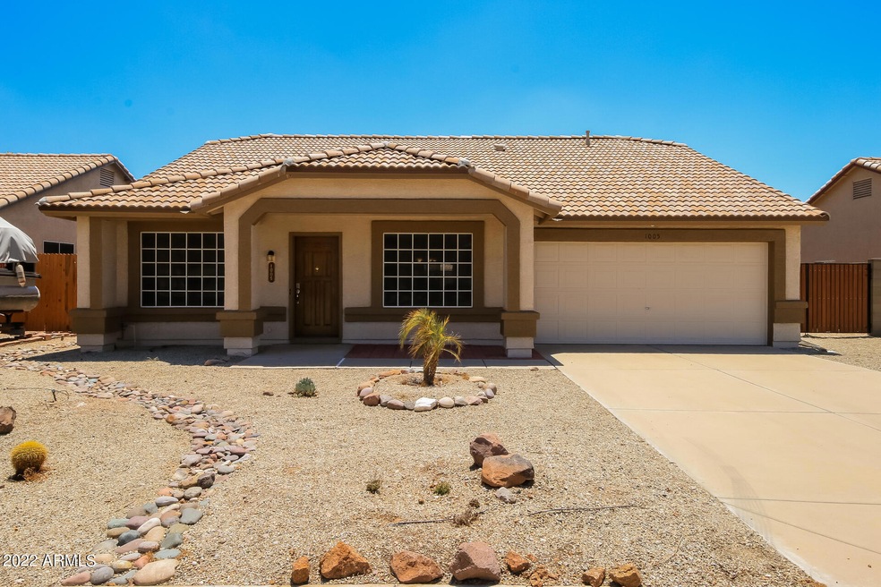 000-photo-front-view-11387353